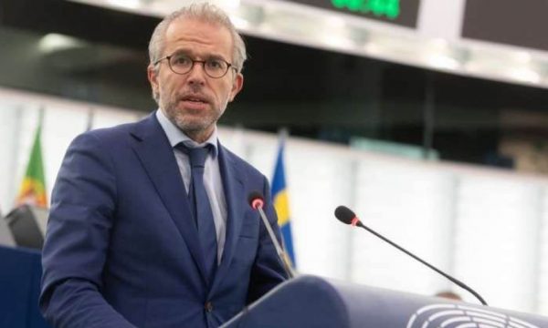 Eurodeputeti holandez  Reuten  Kosova e meriton të bëhet anëtare e KiE së  i ka përmbushur të gjitha kriteret