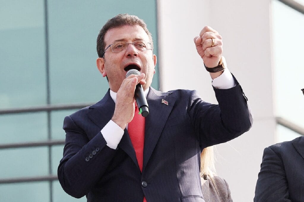 imamoglu-i-shpeton-shkarkimit-si-kryebashkiak