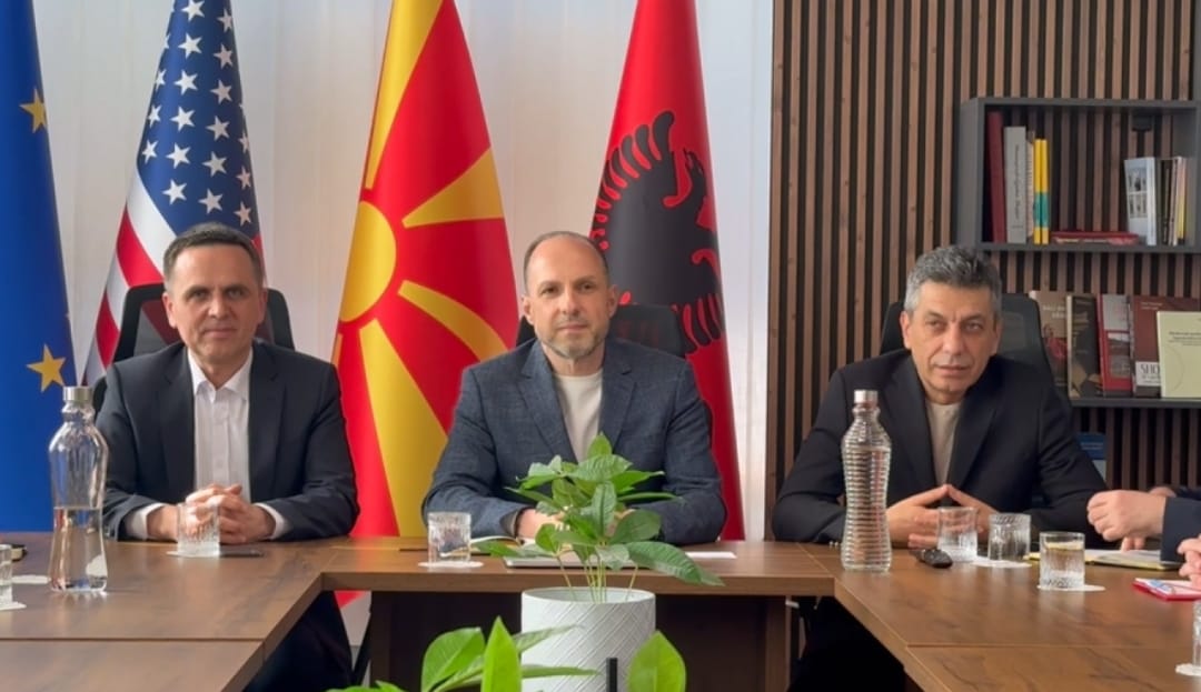  VLEN shkrihet në një subjekt politik  shqiptarët do të kenë dy tabore politike    tha Mexhiti