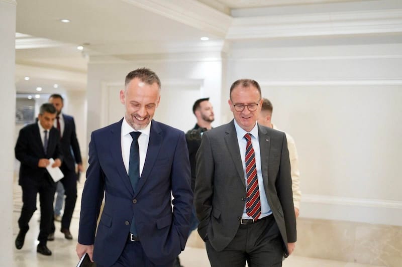 Taravari i përgjigjet Fetait  Ankth me ndjenjë faji  tetori është shumë afër