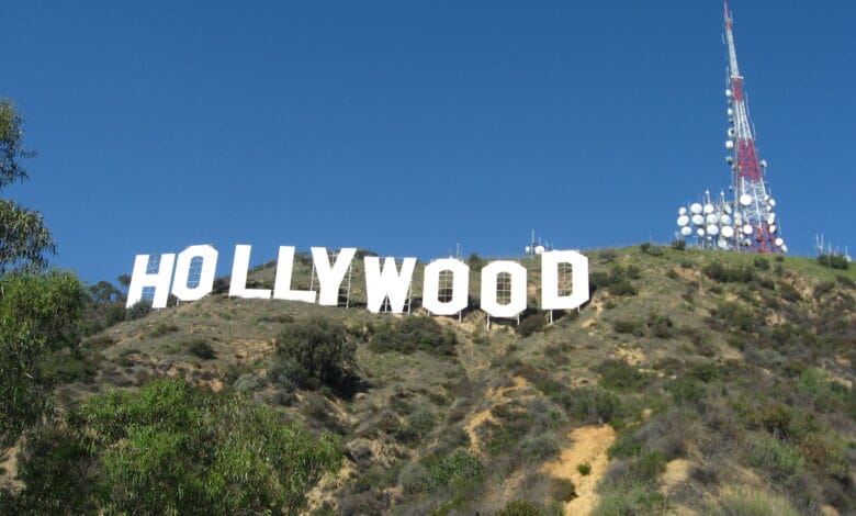 Hollywood po digjet  Ja pse yjet më të famshëm po largohen nga skena