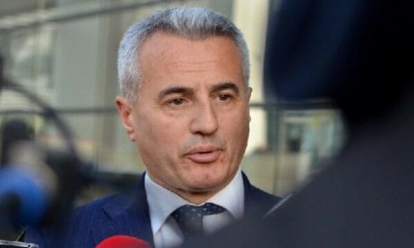 Koci  Albin Kurti e kishte zbut fjalorin  por fjalët pa veprime nuk e ndalin bllokadën