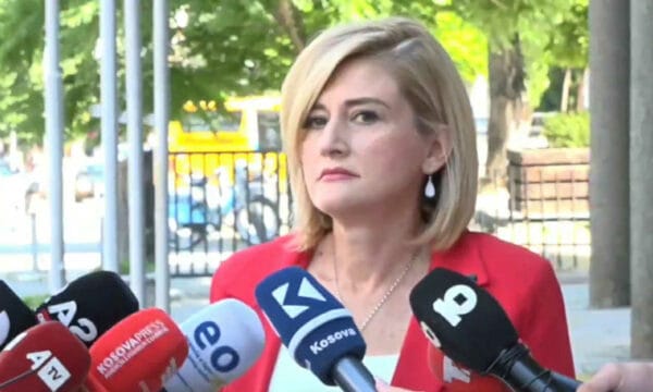 Kusari  Lila  Një nga pasojat e moskonstituimit të kuvendit deri më 26 korrik mund të jetë marrja e mandateve