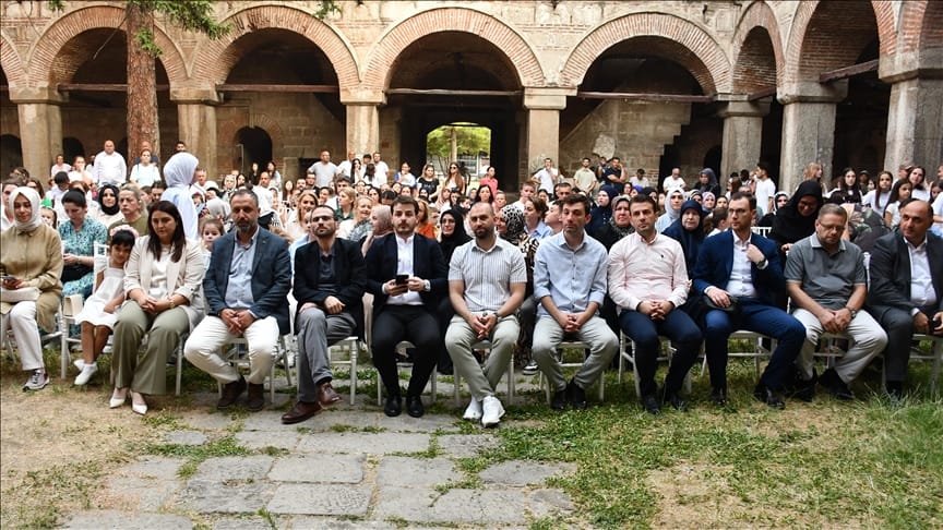 shkup-mbahet-ceremonia-e-mbylljes-dhe-ndarja-e-certifikatave-nga-shkolla-verore-e-tika-s
