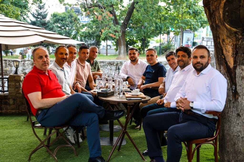 Kasami  Me koordinatorët e VLEN it në Tetovë folëm me zemër e me mendje për rrugën tonë të përbashkët