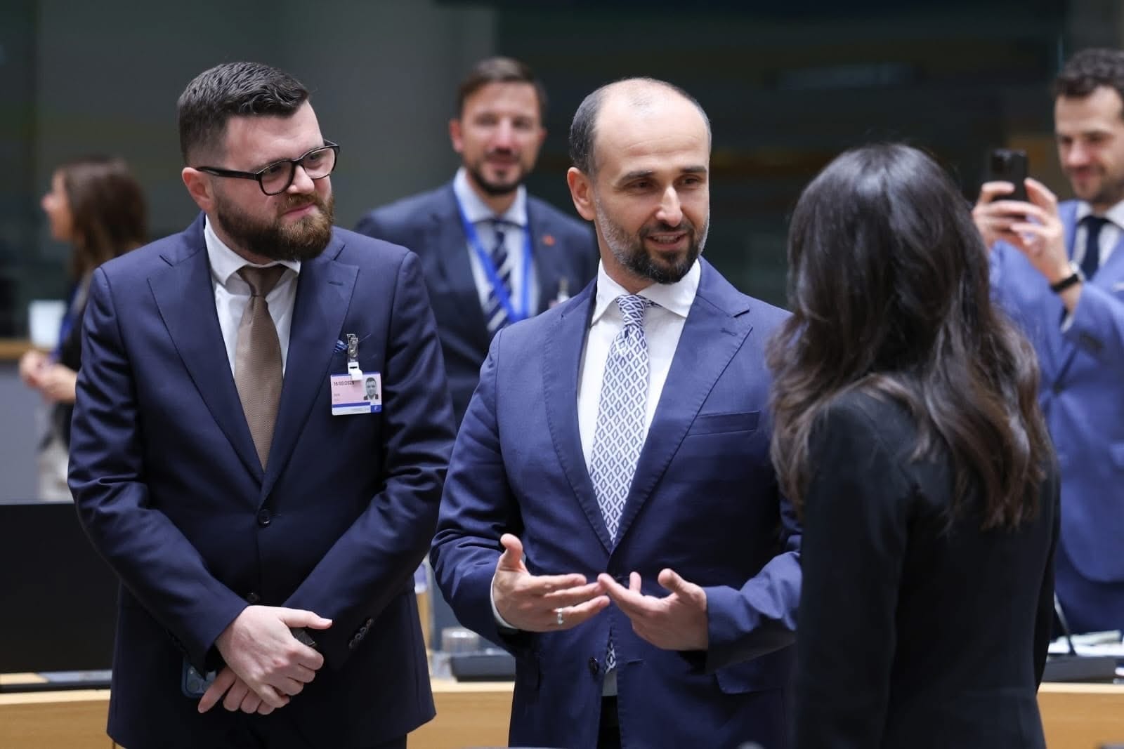 Ministri Murtezani në Bruksel  Raporti i BE së konfirmon progresin në sundimin e ligjit
