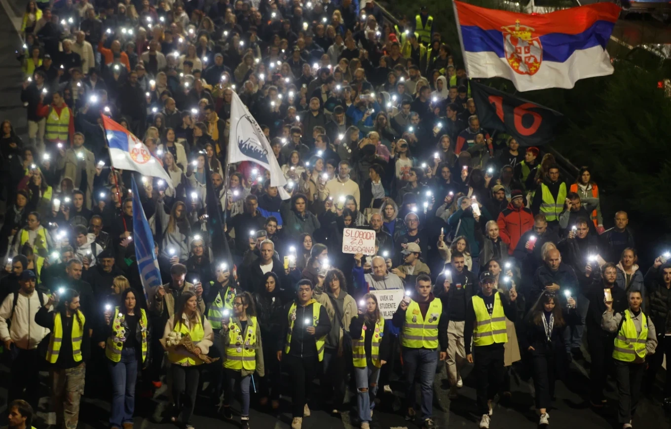 Rezistenca kundër Vuçiqit  mijëra marshojnë nëpër Serbi