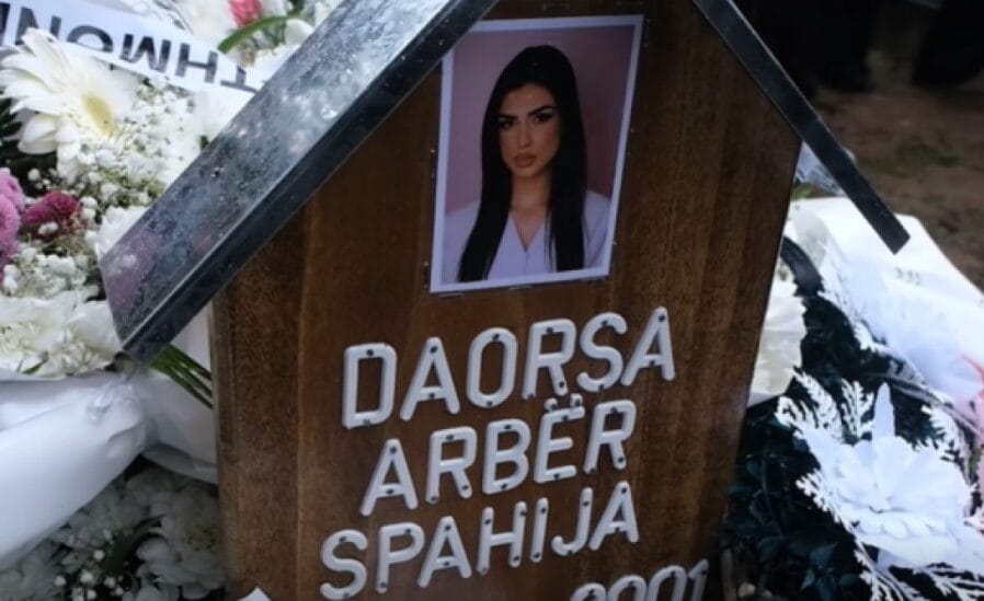 Varroset në Gjakovë studentja që humbi jetën në Tetovë