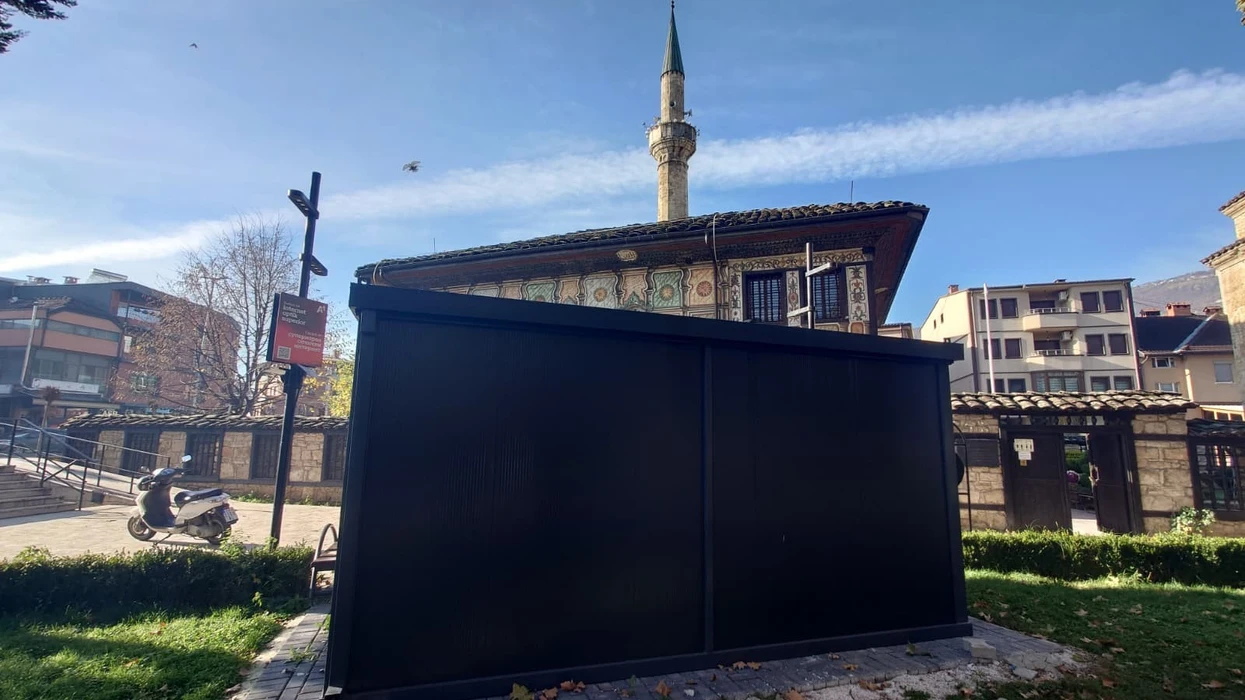 Komuna e Tetovës  Do të largohet baraka pranë Xhamisë së Larme