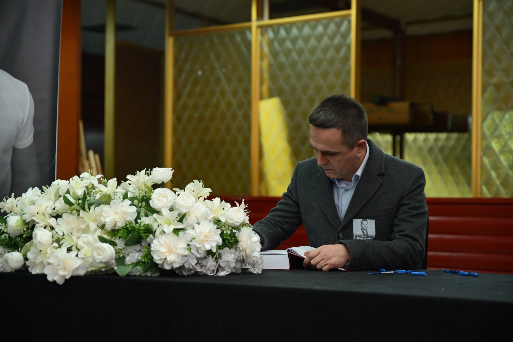 Bilall Kasami  U bëfsh lule e xhenetit Shpat 