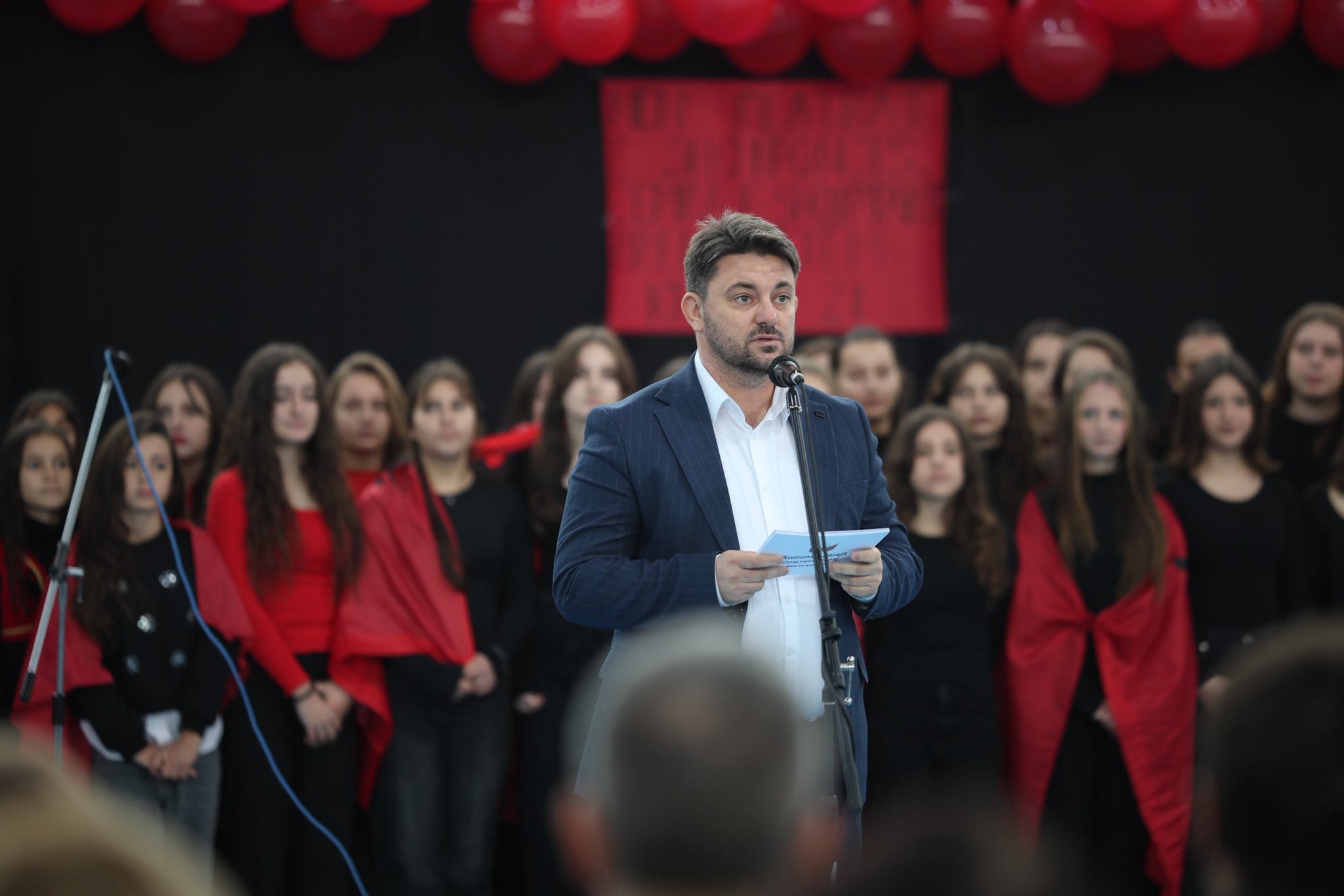 VLEN  Me Elmazin  Saraji nderon Festat e Nëntorit me krenari dhe kulturë