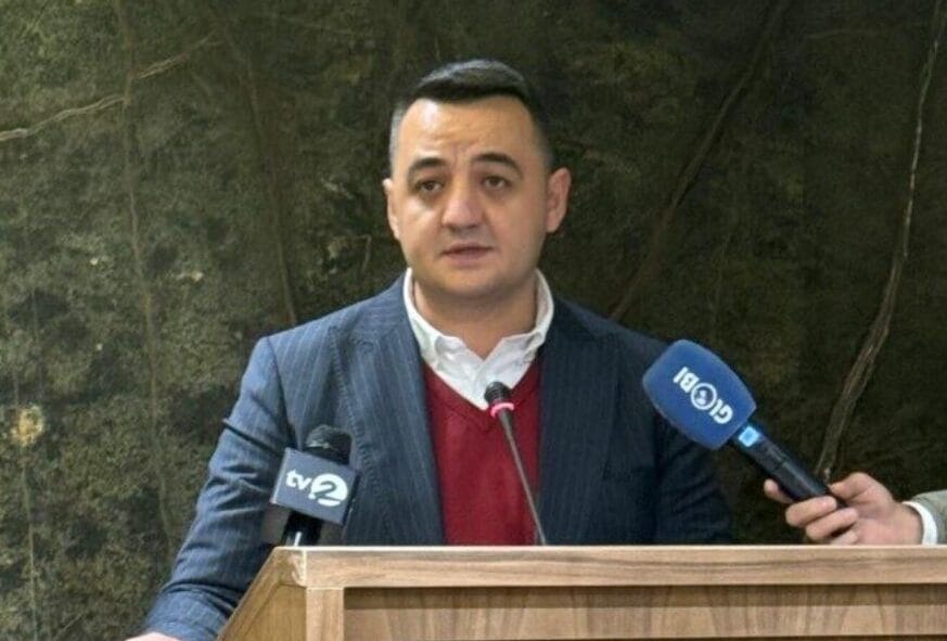 Valdet Xhaferi u zgjodh kryetar i Këshillit të Komunës së Gostivarit