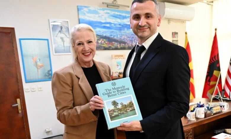 Kryetari i Dibrës  Fisnik Mela priti në takim Ambasadoren e SHBA së  znj  Aggeler