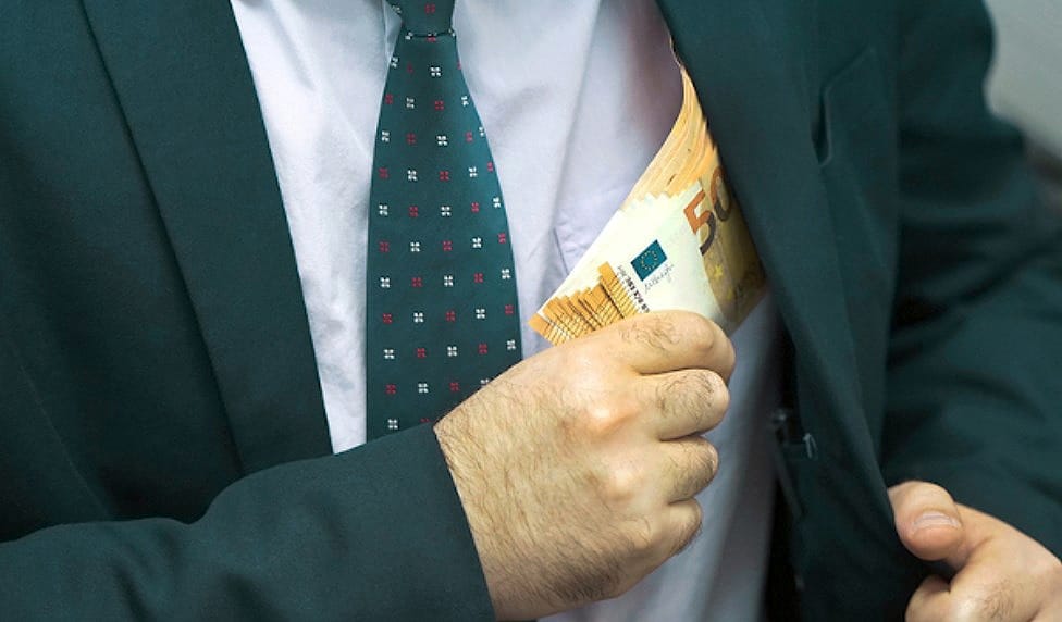 cdo-i-treti-qytetar-ne-maqedoni-ka-dhene-ryshfet-per-te-kryer-ndonje-pune