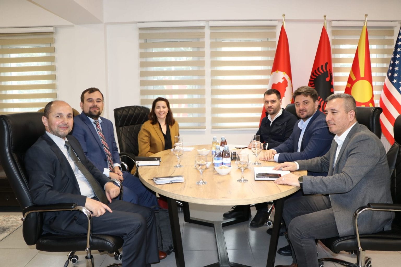 Kryetari i Sarajit  Muhamed Elmazi  priti në takim përfaqësues nga ambasada e ShBA së në Shkup