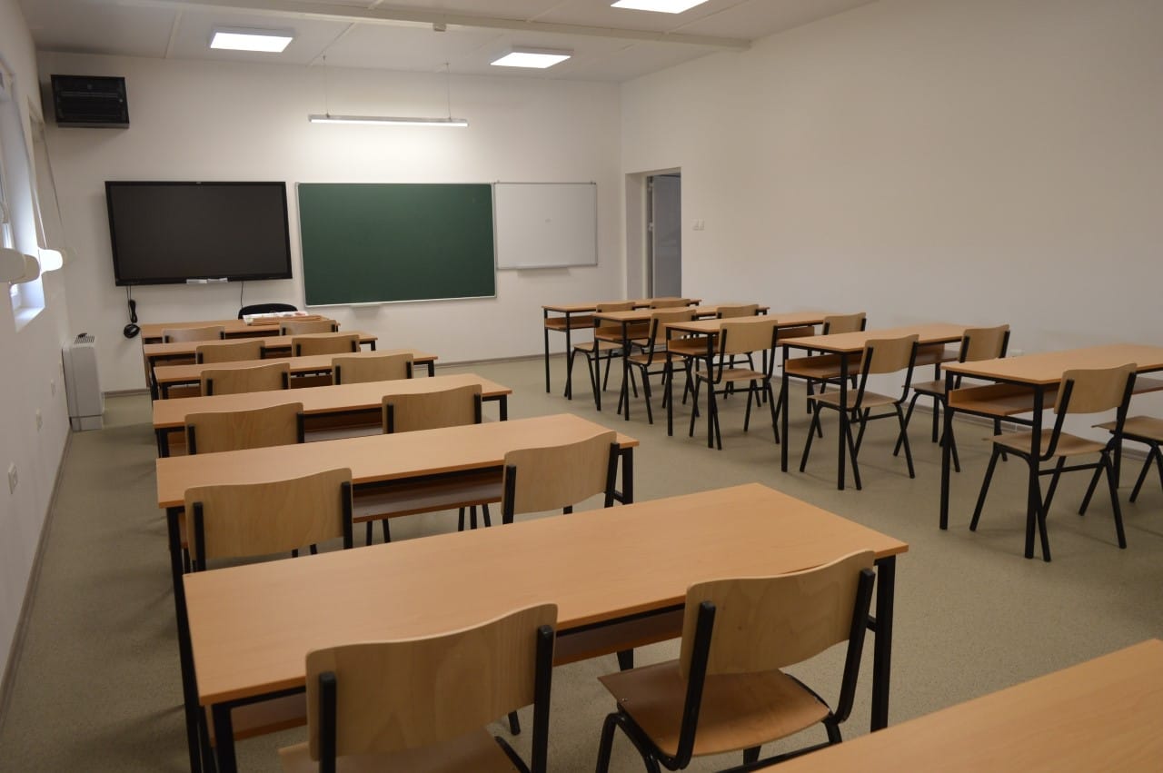 Nxënësit dhe arsimtarët në RMV deri në fund të vitit mund të aplikojnë për mjete financiare nëse janë fitues