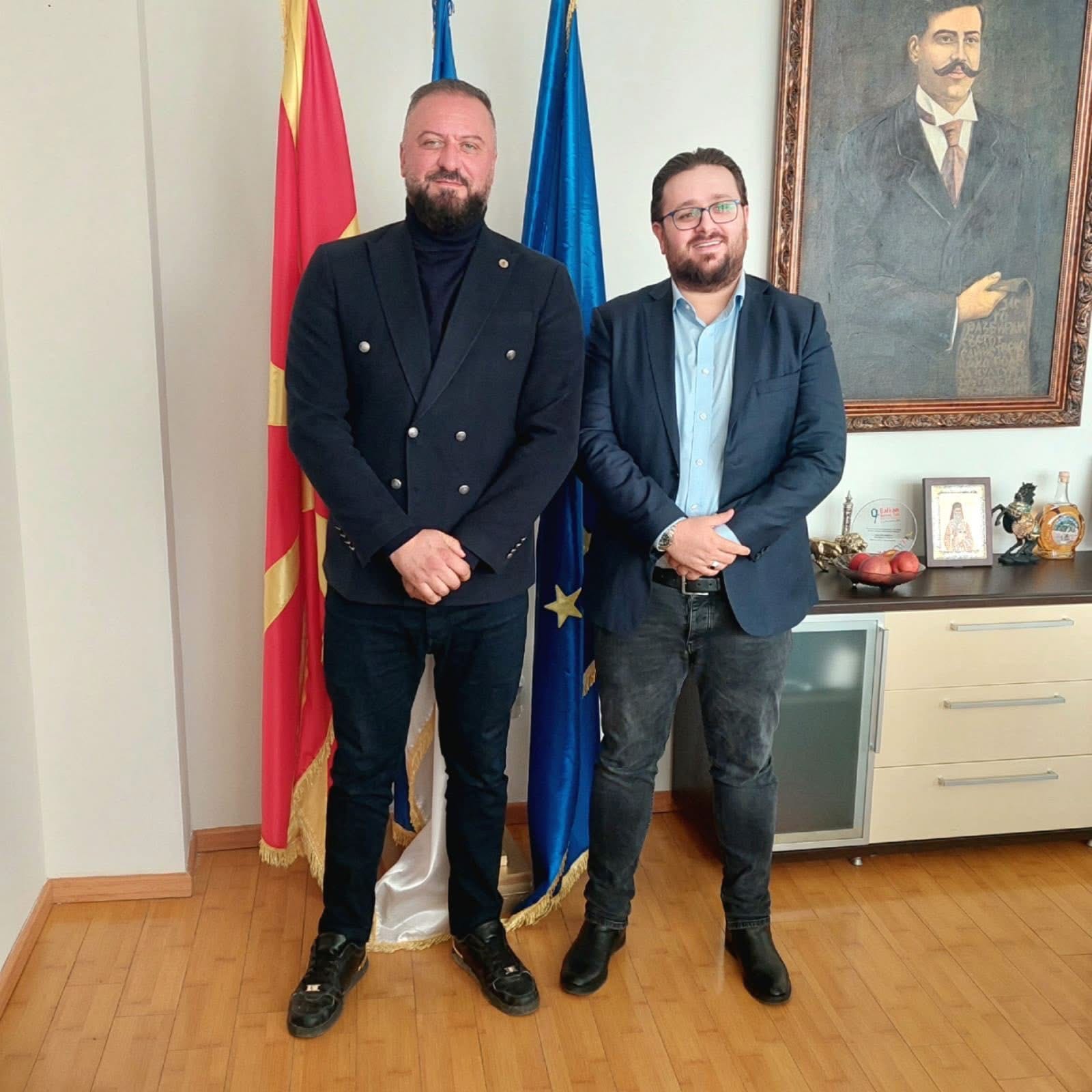 Faton Fazliu diskuton për standarde më të larta të shërbimeve në Dellçevë