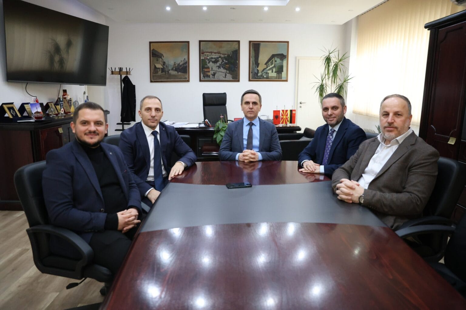 Kasami pret në takim kandidatin për deputet të VV së  Me Abdullah Klinakun ndajmë mendime për shumë çështje publike