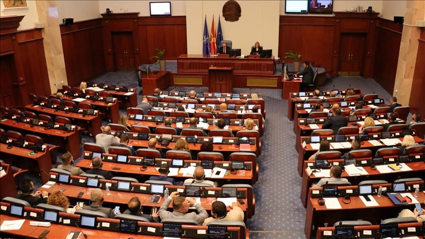 Kuvendi mban seancë  Hoxha dhe Sali pritet të bëhen ministra