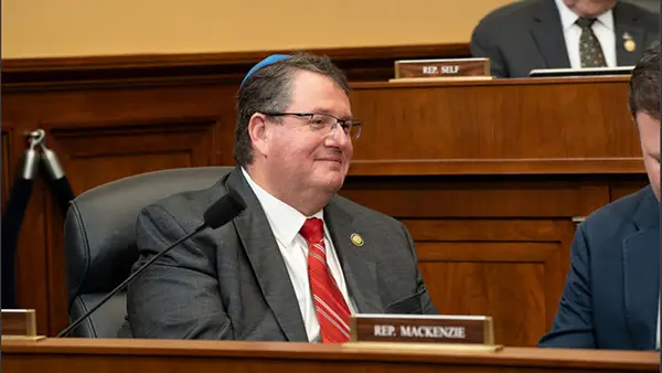 kongresmeni-amerikan-randy-fine-sugjeron-se-myslimanet-duhet-te-shkaterrohen