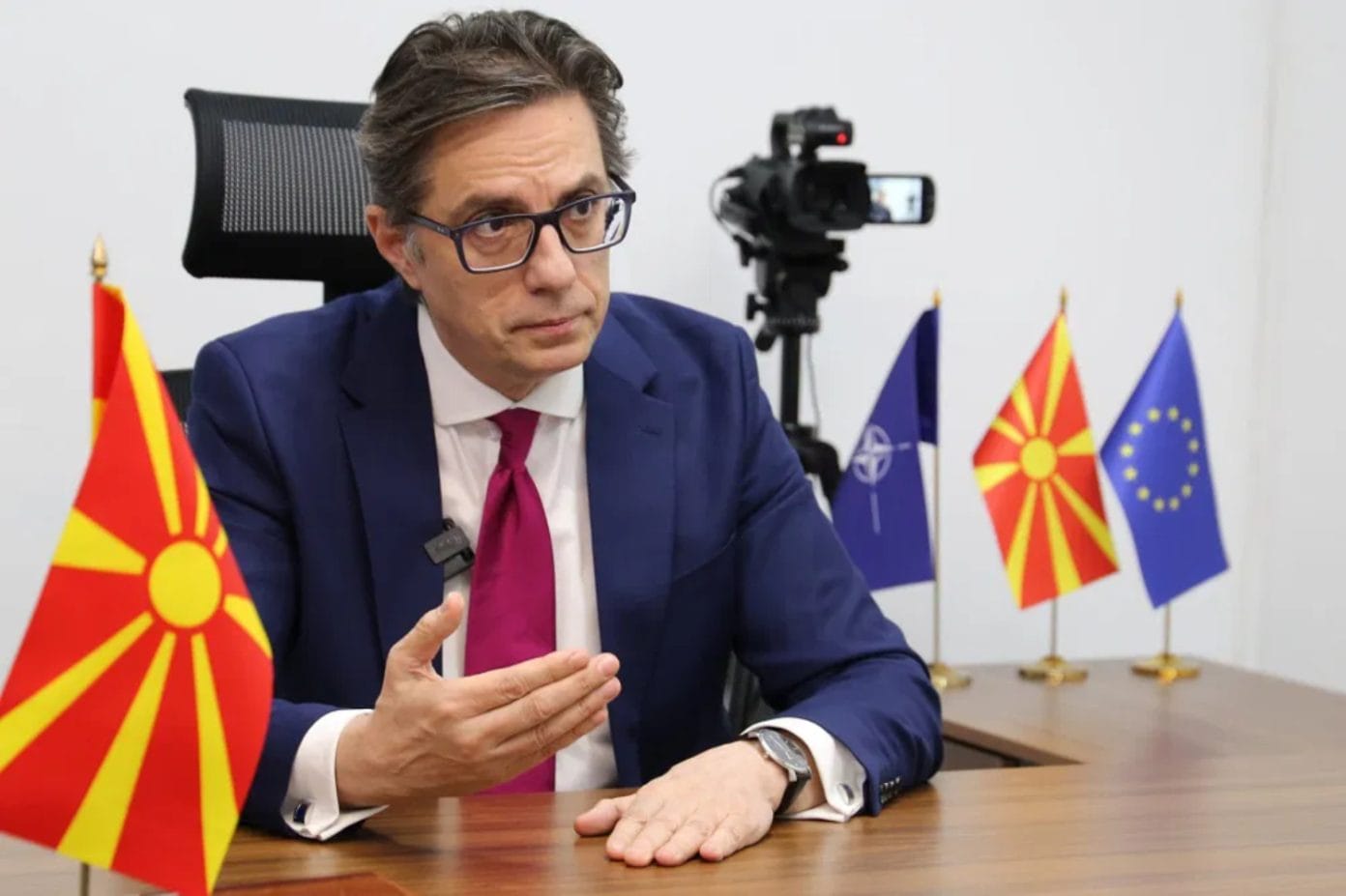 Pendarovski  Elita politike thotë NATO  por de fakto dëshiron të jetë në  botën tjetër 