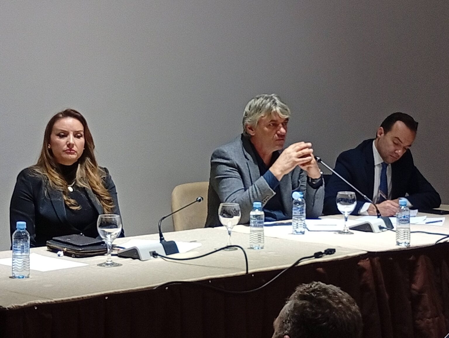 izet-mexhiti-paralajmeron-zijadin-sela-dhe-aleanca-do-t-i-bashkohen-vlen-it-dhe-qeverise