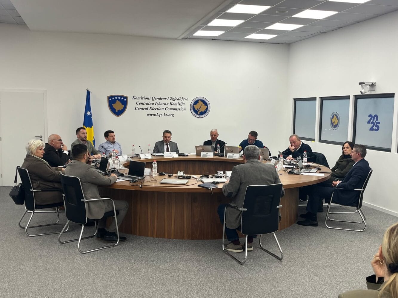 KQZ lehtëson votimin për qytetarët mbi 80 vjeç