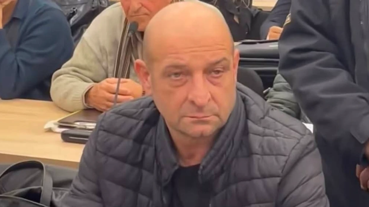 Pronarit të diskotekës  Pulse  i është gjetur një telefon në qeli