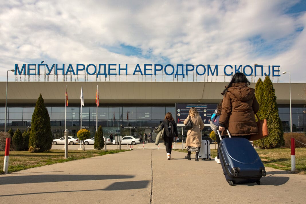 Në aeroportet e Maqedonisë vitin e kaluar janë transportuar 3 5 milionë udhëtarë