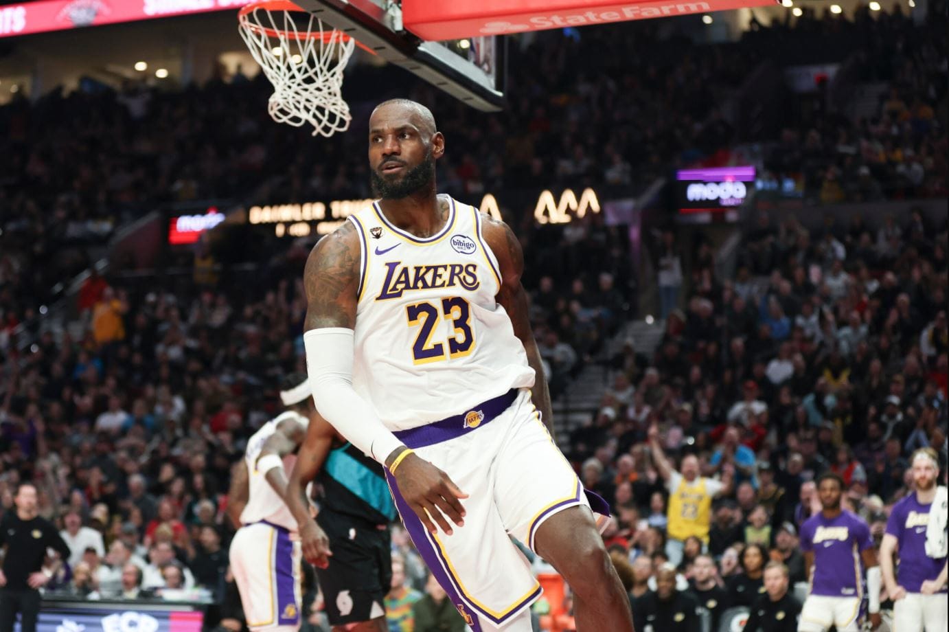 e-bujshme-fundi-i-nje-epoke-pas-21-vitesh-lebron-james-mbetet-jashte-all-star-game