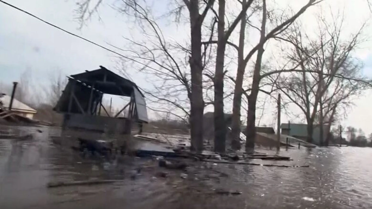 60 persona evakuohen në Kërçovë  lumenjtë dalin nga shtrati në fshatra  fermat përmbyten