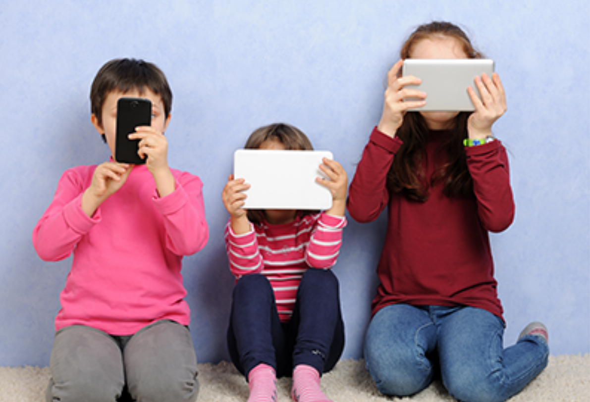 Portugalia planifikon të ndalojë rrjetet sociale për personat nën 16 vjeç