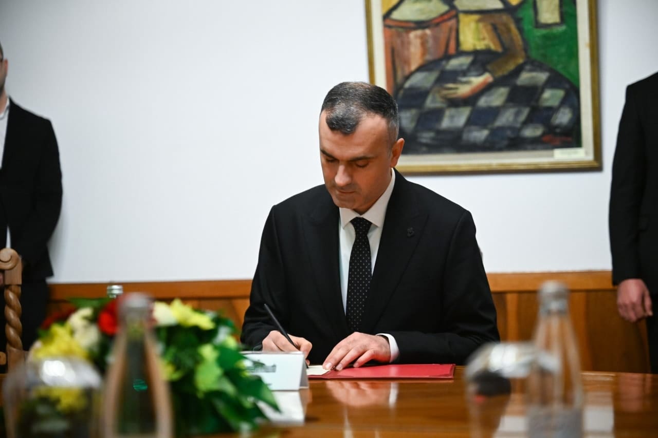 Avokati i Popullit hapi lëndë për provimin e jurisprudencës që nuk jepet në gjuhën shqipe