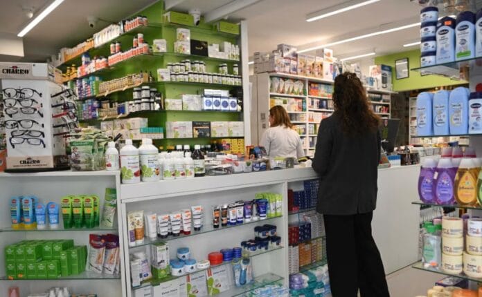Maqedonasit në  turizëm farmaceutik  në Kosovë dhe në Serbi për barna më të lira