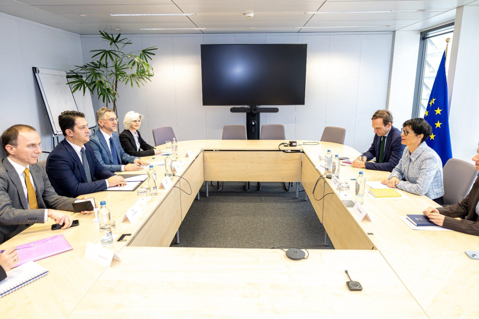 Zv kryeministri i parë Bekim Sali takohet me Komisioneren për Zgjerim  Marta Kos  Integrimi në BE  prioritet i kësaj Qeverie