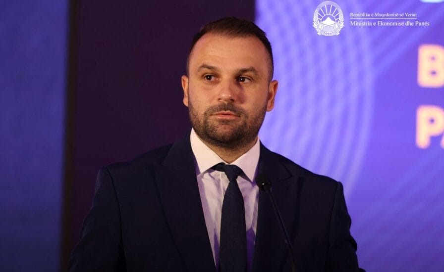 Durmishi  40  rritje të pagave për punonjësit e administratës shtetërore dhe të gjyqësorit