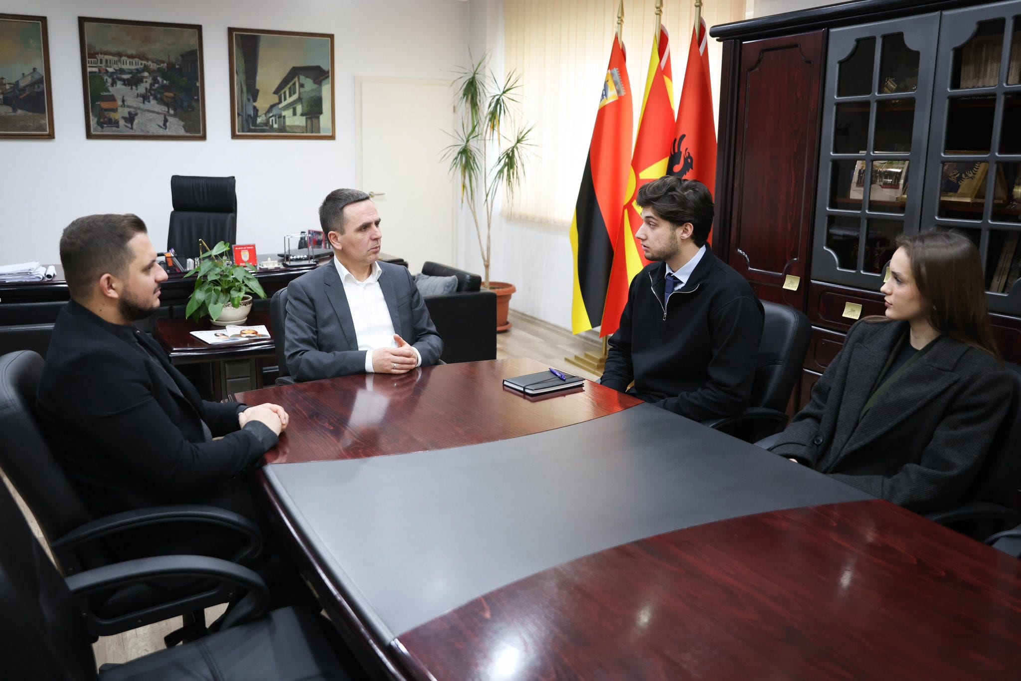 Bilall Kasami takohet me nismëtarët për provimin e jurisprudencës në gjuhën shqipe