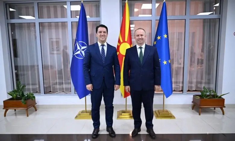 zv-kryeministri-i-pare-bekim-sali-merr-pjese-ne-iftarin-e-shtruar-nga-kryeparlamentari-afrim-gashi