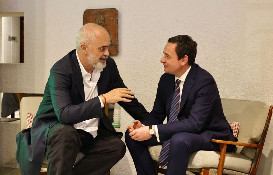 Edi Rama  Nuk kam ndërhyrë kurrë në politikën e Kosovës  tentativat e tyre në Shqipëri ishin qesharake