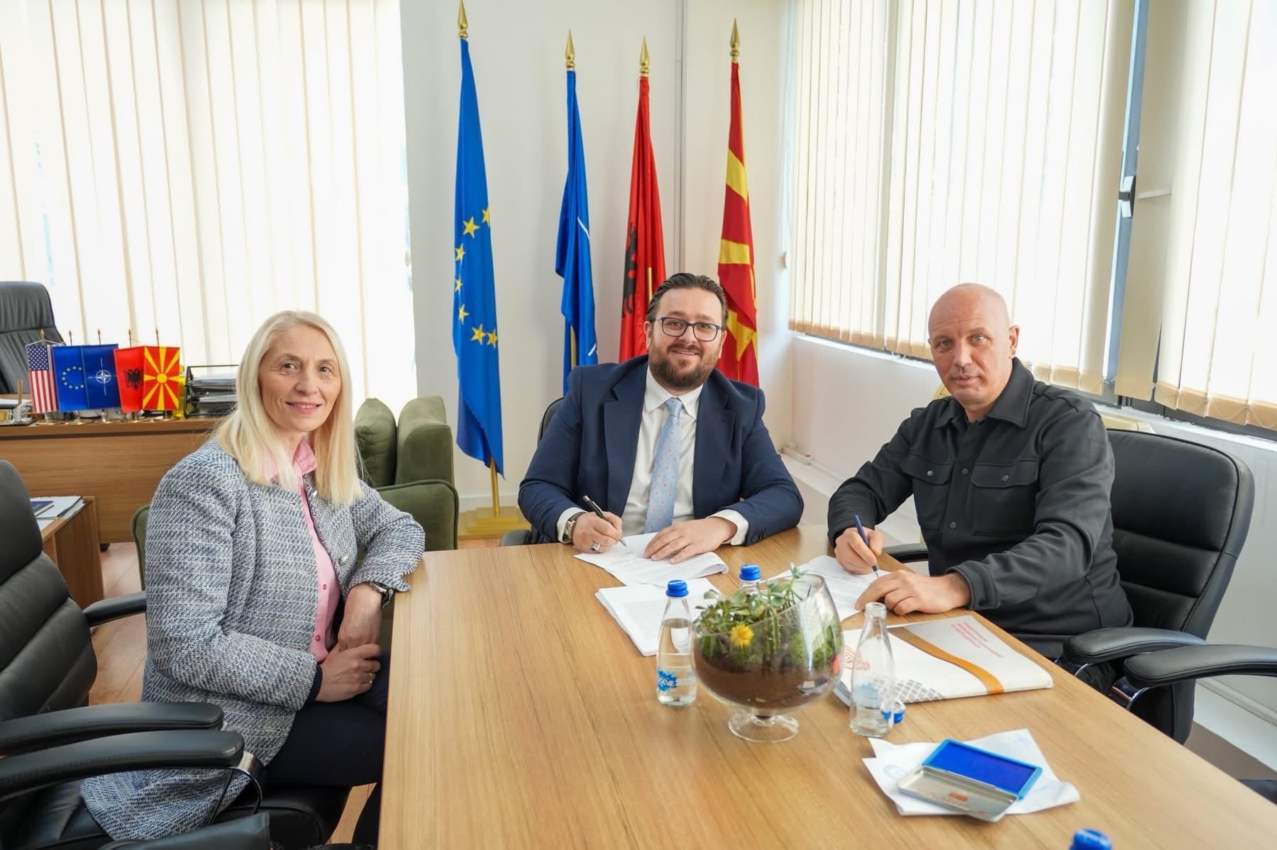 Rritje pagash për punonjësit e Librave Amë  nënshkruhet marrëveshja kolektive