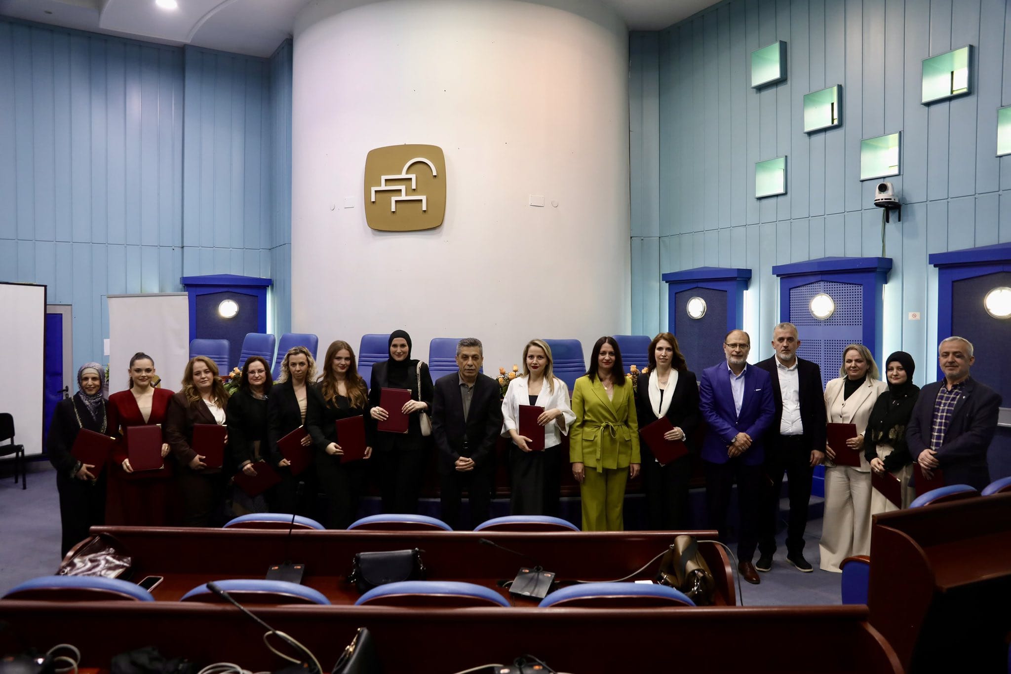 Mexhiti  13 vendime për punësim të përhershëm për 13 mësues