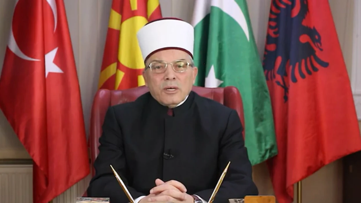 Fetahu  Fitër Bajrami është dita kur duhet të hapim zemrat tona  të falim njëri tjetrin dhe të forcojmë lidhjet familjare dhe shoqërore