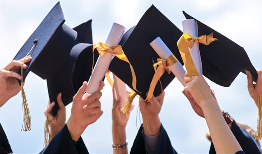 studentet-ne-pritje-te-zgjidhjes-per-provimin-e-jurisprudences