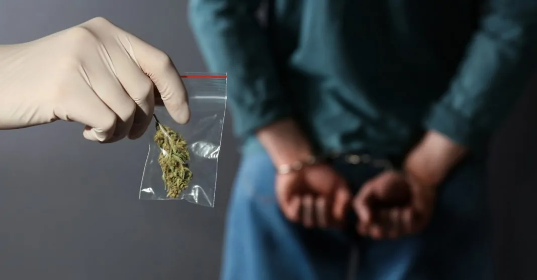 Bastisje në Shkup  arrestohet një shtetas turk  zbulohen drogë dhe pajisje për lojëra të fatit online