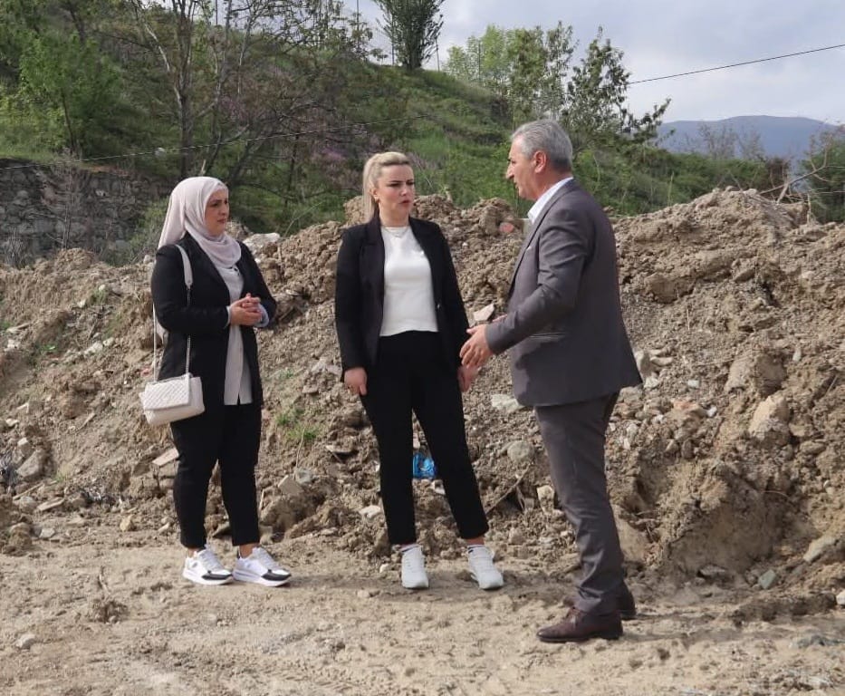 feti-abazi-me-zv-ministren-safije-sadiki-vizituam-hapesirat-ku-do-realizohen-projektet-sportive