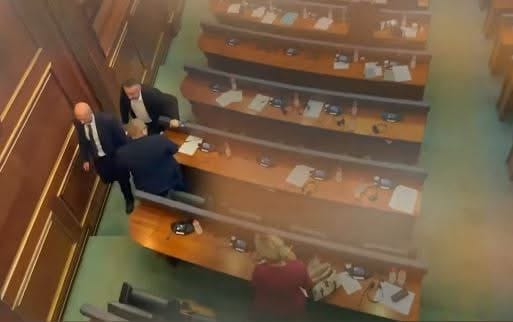 lista-serbe-vazhdon-narrativen-e-beogradit-pretendon-se-vendimi-per-banjsken-eshte-hakmarrje-ndaj-serbeve