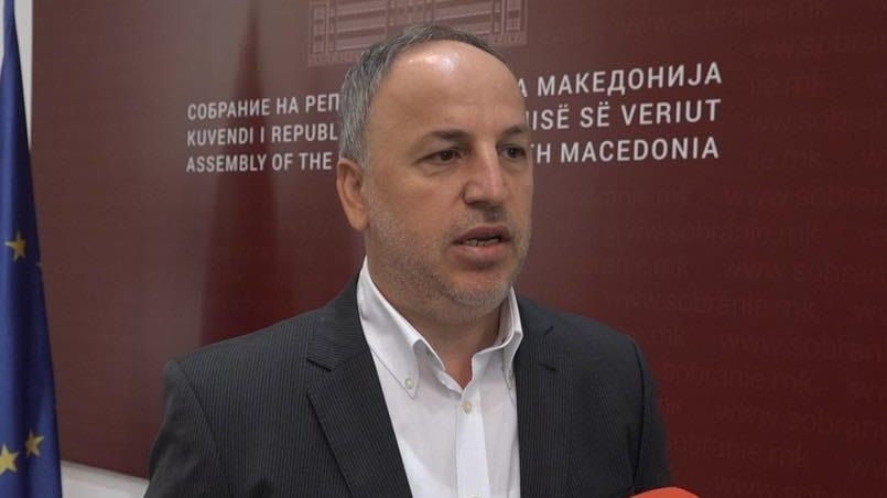 azizi-i-pergjigjet-bdi-se-vazale-te-vertete-me-fakte-ishit-ju-dhe-lideri-juaj