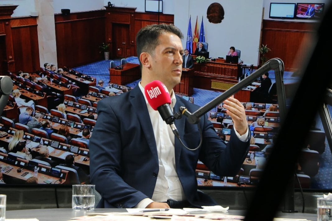 Sali  Përfaqësimi i shqiptarëve në administratë është rritur për 0 5 për qind