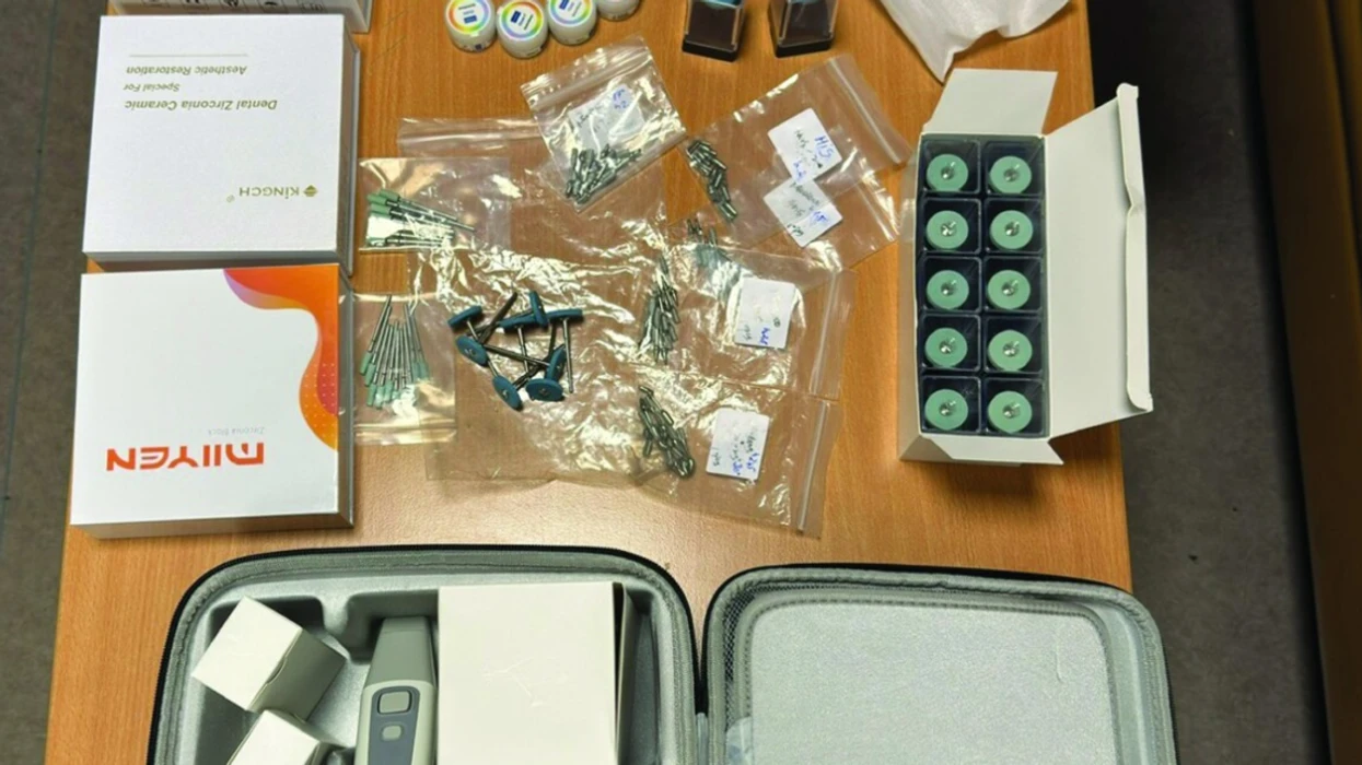 Në Aeroportin e Shkupit  shtetasi turk kapet duke transportuar ilegalisht implante dentare me vlerë mbi 16 000 euro