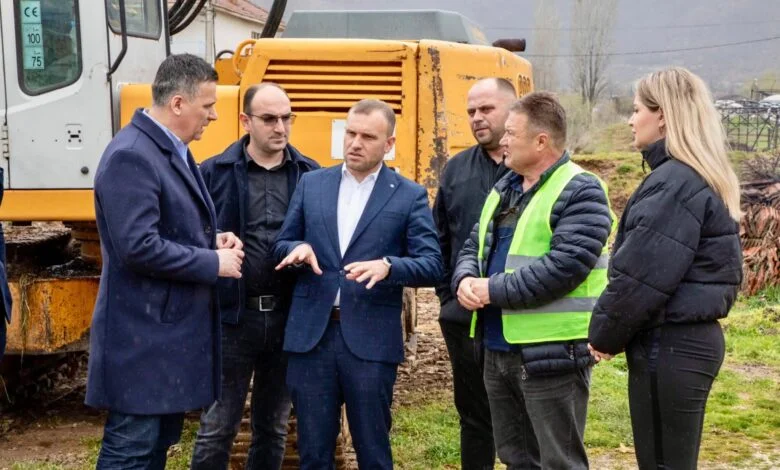 Zv ministrja Zekolli Shaqiri  Investim 2 1 milion euro në Dollnen  realizohen 15 projekte infrastrukturore